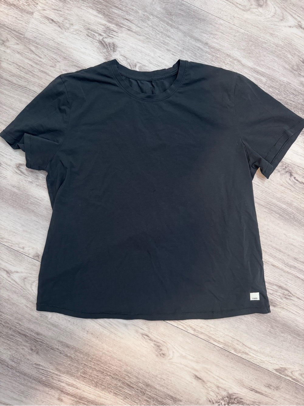Women’s Vuori Blackwash Feather Tee